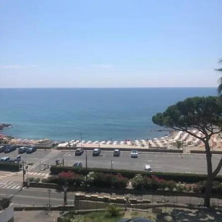 Guisci House - Free Private Parking Apartamento San Remo